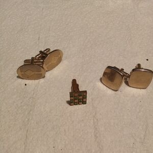 Gold and Green Cufflinks Set